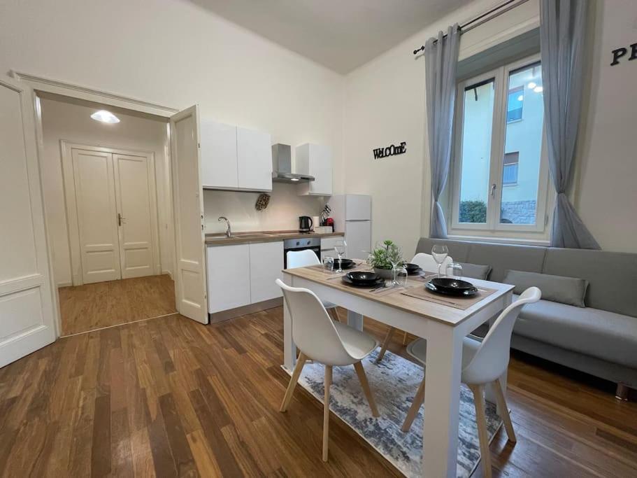 Bg Central President Suite Con Parcheggio - Vista Citta Alta 贝尔加莫 外观 照片