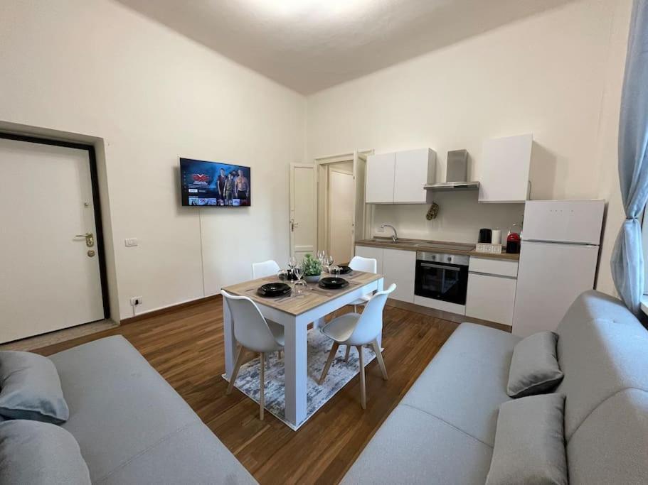 Bg Central President Suite Con Parcheggio - Vista Citta Alta 贝尔加莫 外观 照片