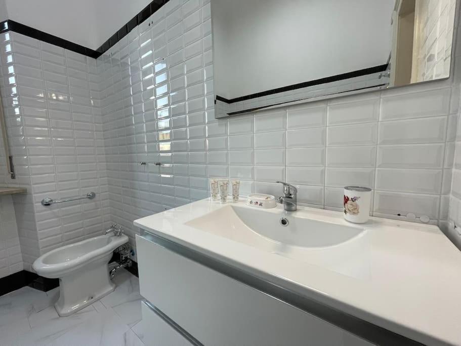 Bg Central President Suite Con Parcheggio - Vista Citta Alta 贝尔加莫 外观 照片