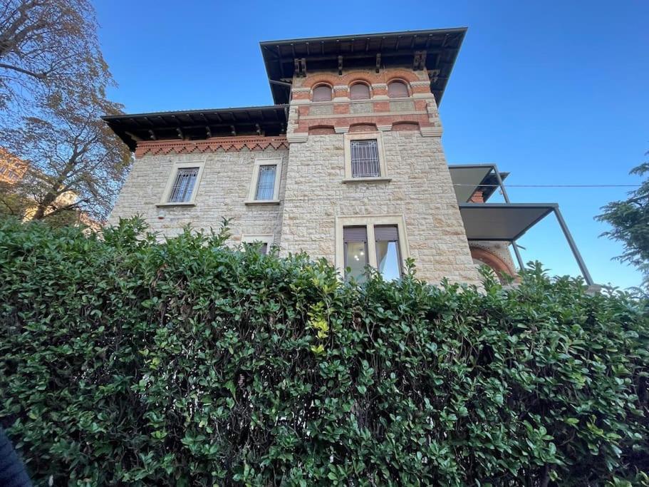 Bg Central President Suite Con Parcheggio - Vista Citta Alta 贝尔加莫 外观 照片