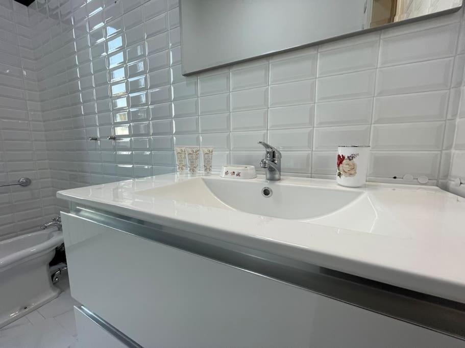 Bg Central President Suite Con Parcheggio - Vista Citta Alta 贝尔加莫 外观 照片