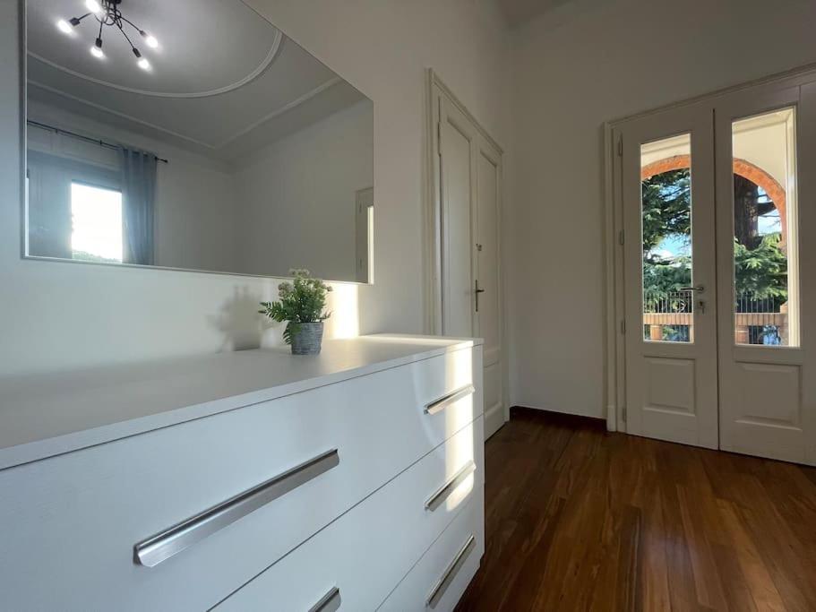 Bg Central President Suite Con Parcheggio - Vista Citta Alta 贝尔加莫 外观 照片