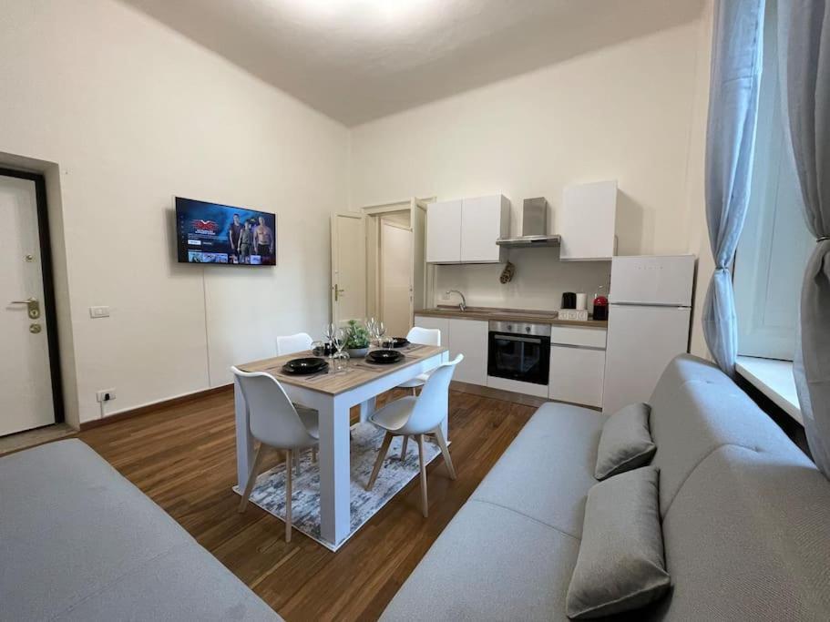 Bg Central President Suite Con Parcheggio - Vista Citta Alta 贝尔加莫 外观 照片