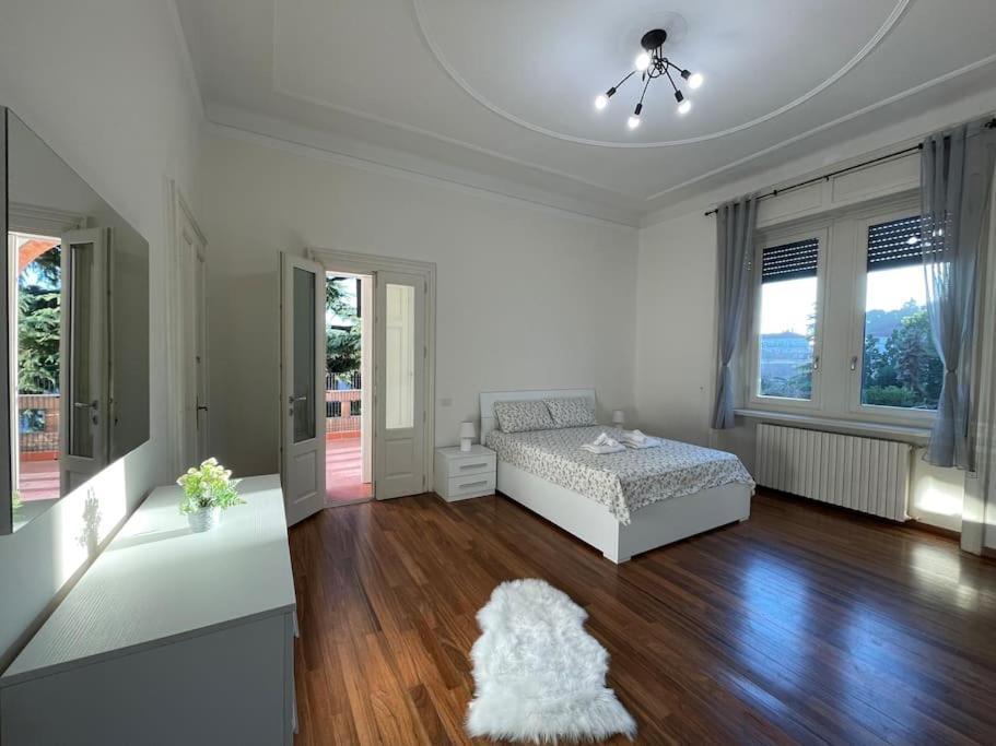 Bg Central President Suite Con Parcheggio - Vista Citta Alta 贝尔加莫 外观 照片
