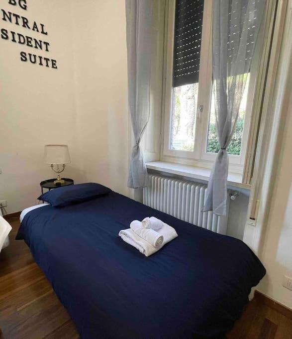 Bg Central President Suite Con Parcheggio - Vista Citta Alta 贝尔加莫 外观 照片