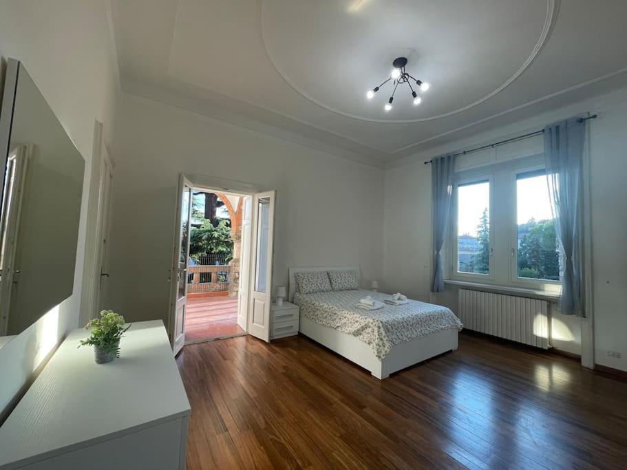 Bg Central President Suite Con Parcheggio - Vista Citta Alta 贝尔加莫 外观 照片