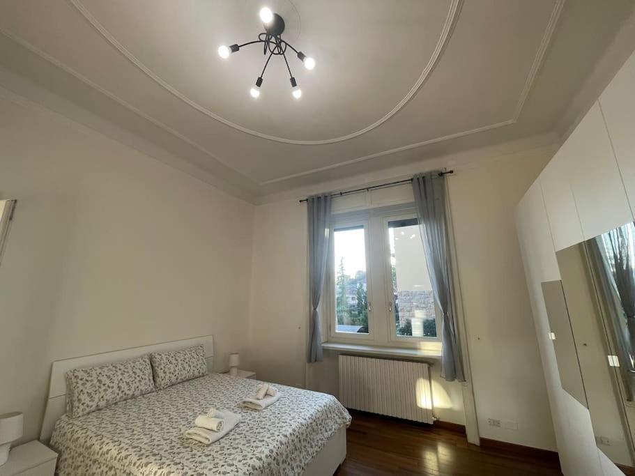Bg Central President Suite Con Parcheggio - Vista Citta Alta 贝尔加莫 外观 照片