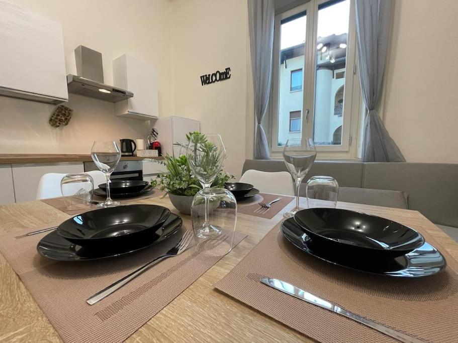 Bg Central President Suite Con Parcheggio - Vista Citta Alta 贝尔加莫 外观 照片