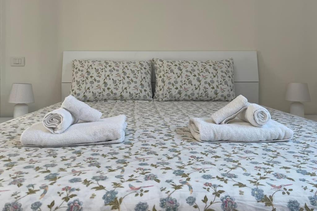 Bg Central President Suite Con Parcheggio - Vista Citta Alta 贝尔加莫 外观 照片