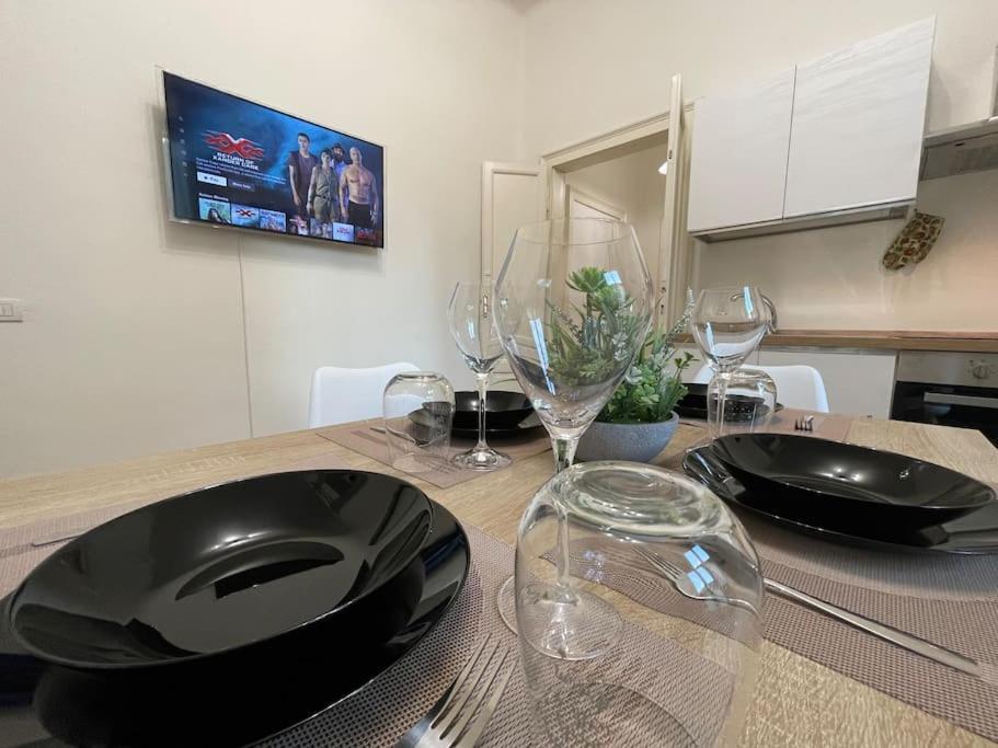 Bg Central President Suite Con Parcheggio - Vista Citta Alta 贝尔加莫 外观 照片